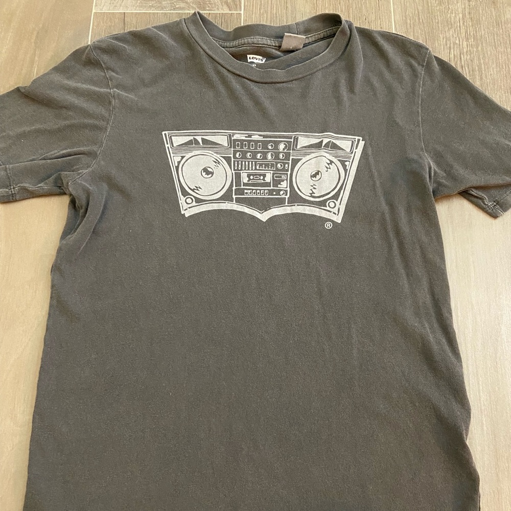 Short-sleeve Levi Shirt